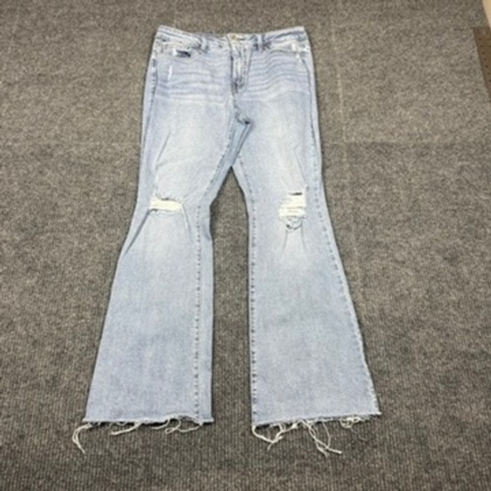 Seven7 Slim Flare Jeans Light Wash Distressed Raw Hem Size 12 MY10079CU